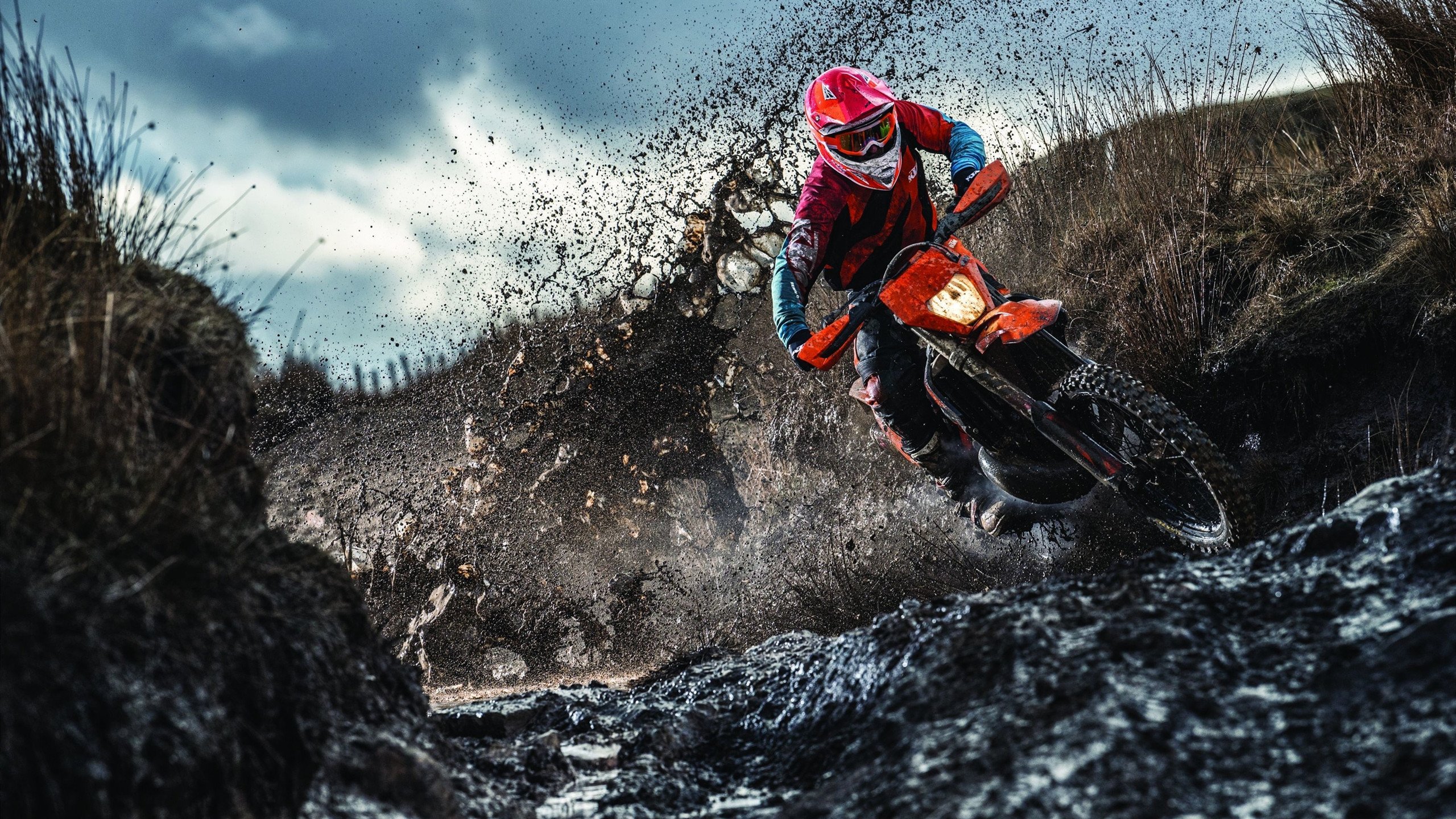 阿尔卡拉斯横扫对手晋级美网八强 卫冕冠军展现强大统治力