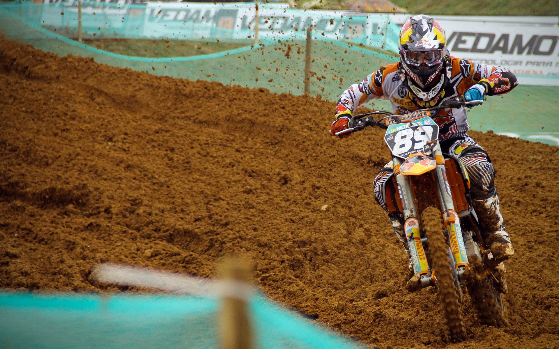 23岁新星打破尘封15年世界纪录，田径界迎来历史性时刻