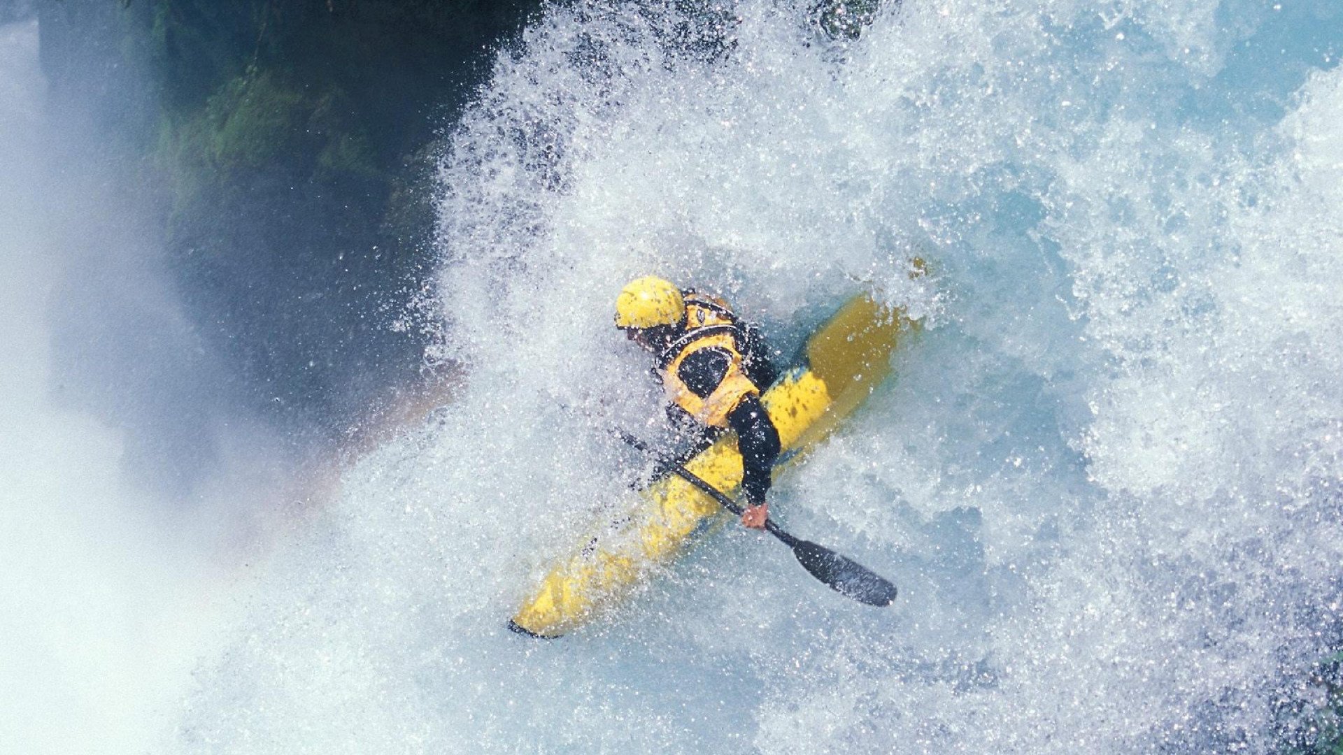 中超联赛激战正酣，争冠保级形势风云变幻