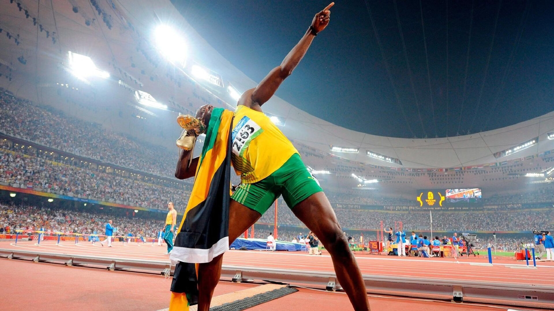 欧冠决赛巅峰对决,皇马绝杀多特蒙德,第15次捧起大耳朵杯